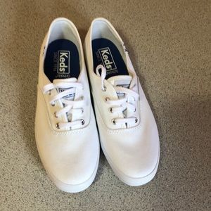 Never worn size 5 white Ortholite Keds
